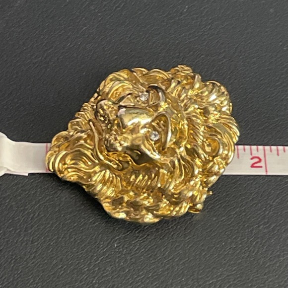 Vintage Lion Head Brooch Pin Rhinestone Eyes in Gold Tone Heavy‎ - Picture 8 of 8